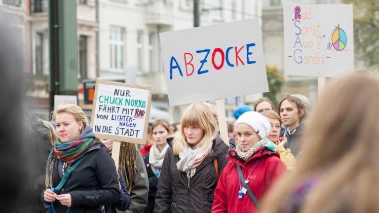 Die Rostocker Studenten wollen nicht laufen müssen und demonstrieren. 