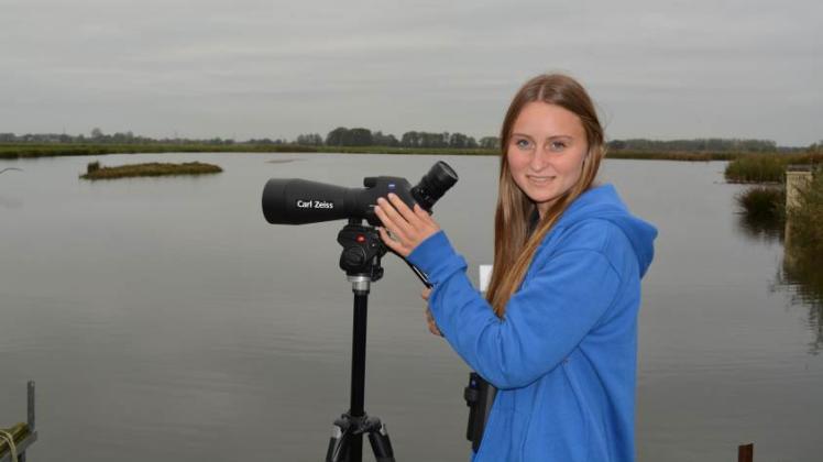 Vögel beobachten gehört auch zu den Aufgaben der 19-jährigen Kielerin Hannah Görge.  