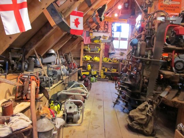 Vier Sägen legten den Grundstein für das Motorsägenmuseum - mittlerweile sind es über 400. Vier Sägen legten den Grundstein für das Motorsägenmuseum - mittlerweile sind es über 400.