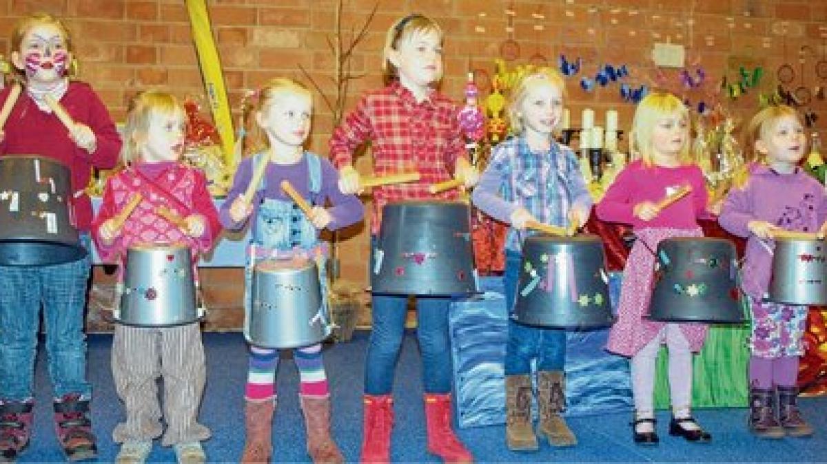 Bunte Geburtstagsfeier für den Kindergarten Finkhaushallig | SHZ