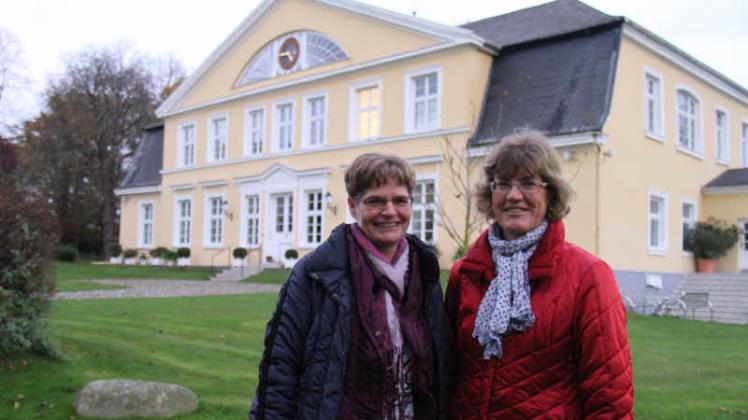 Im Kulturverein am Musenhof engagieren sich Birgit Gröbke (r.), die zeitgleich Vorsitzende ist, sowie Sigrid Hecker.  