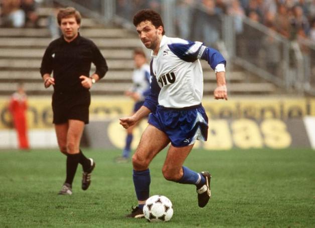 Juri Schlünz schoss Hansa 1991 mit zwei Toren zum 3:1-Sieg gegen Dresden und reckte später die Schale für den letzten separaten Ost-Meister empor. 