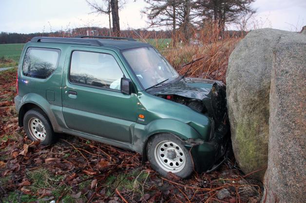 Frau erlitt einen Schlaganfall hinter dem Steuer Frau erlitt einen Schlaganfall hinter dem Steuer