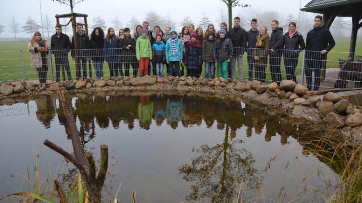Die Schüler der Domschule haben monatelang an ihrem neuen Teich gearbeitet. 
