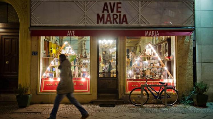 Das christliche Geschäft „Ave Maria“  in der Potsdamer Straße in Berlin Fotos: Nicolas Armer 