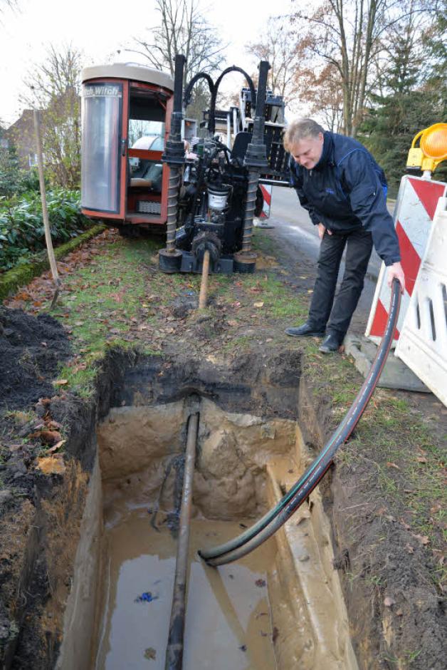 Bauunternehmer Olaf Sitte an einer der vielen Bohrgruben. Bauunternehmer Olaf Sitte an einer der vielen Bohrgruben.