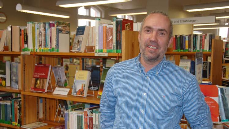Enttäuschung bei Bibliotheksleiter Jan-Christian Sangkuhl: Eine Renovierung der Räume ist erstmal nicht möglich 