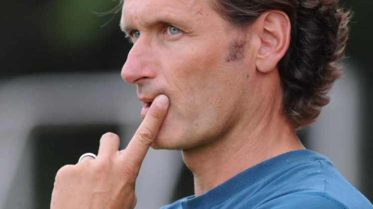 Auf der Suche nach Verstärkungen: SVE-Coach Oliver Zapel.  