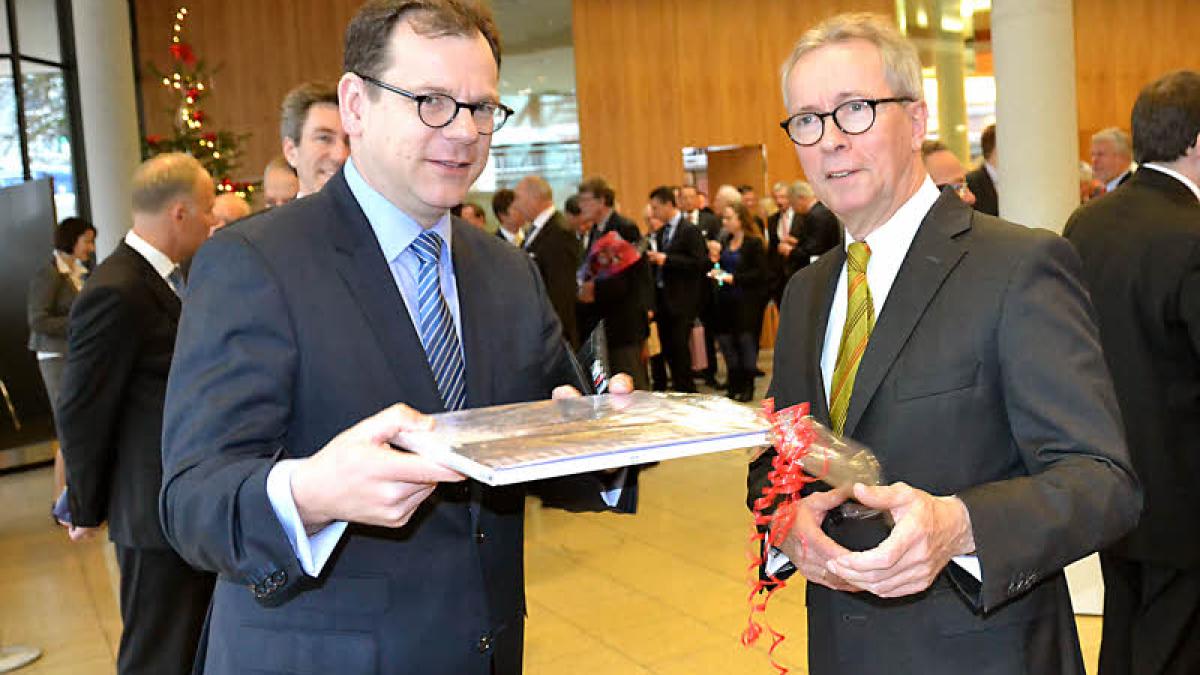 Applaus F r Den Anwalt Der Wirtschaft SHZ
