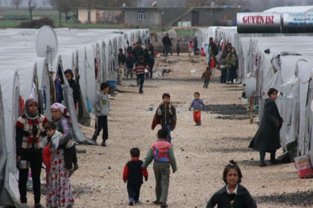 Im Camp Rodschawa in Suruç leben 1100 Menschen – die meisten seit der IS vor drei Monaten in ihre Heimat einfiel. 