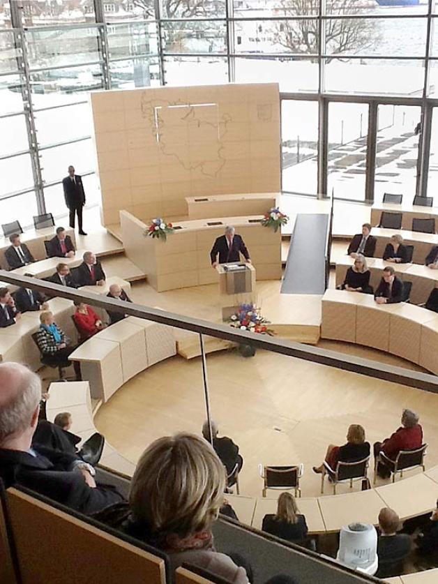 Vom Tablet in den Live-Ticker: Dieses Bild schickte Redakteur Peter Höver aus dem Landtag in die Redaktion. Vom Tablet in den Live-Ticker: Dieses Bild schickte Redakteur Peter Höver aus dem Landtag in die Redaktion.
