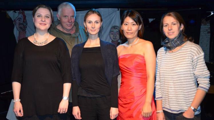 Bei öffentlichen Proben konnten Interessierte Mirjam Keller (von rechts) , Eiko Okuno, Charlotte Korthals, Michael Leye und Claudia Brandenburger erleben.  