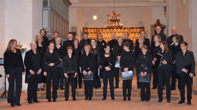 Der Singkreis St.  Johannis tritt zusammen mit Solisten auf. 