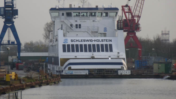 Untersuchungen am Unterwasserschiff und Korrosionsschutz am gesamten Schiff hat die „Schleswig-Holstein“ bereits hinter sich. 