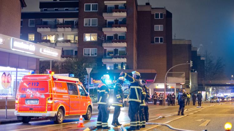 In dem Mehrfamilienhaus in Hamburg-Billstedt hat die Polizei zwei Tonnen Pyrotechnik entdeckt.