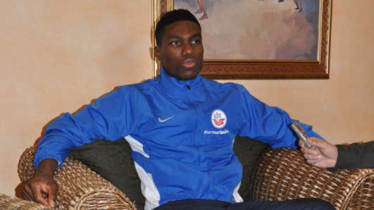 Neuzugang José-Alex Ikeng will anpacken und mit Hansa den Klassenerhalt schaffen. Neuzugang José-Alex Ikeng will anpacken und mit Hansa den Klassenerhalt schaffen.