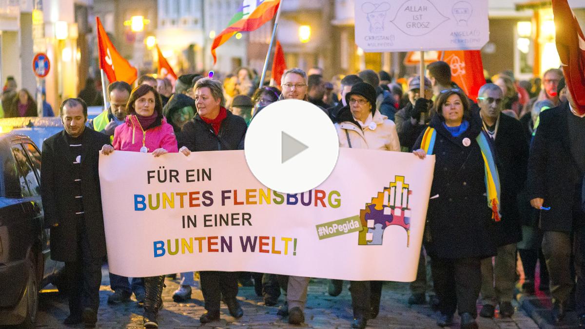 Video 3000 Menschen demonstrieren in Flensburg gegen Pegida SHZ