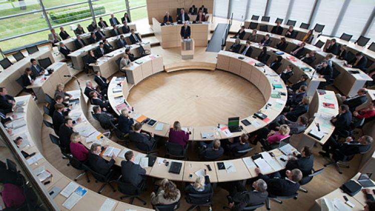 Am Mittwoch wird im Kieler Landeshaus debattiert. Auf der Agenda stehen unter anderem die Themen Glücksspiel, Haushalt und Sparkassen. Foto: dwa