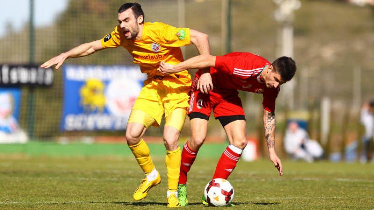 Der rumänische Probetrainier Sabrin Sburlea erzielte für Hansa den 1:0-Siegtreffer gegen die ungarische U 20. Der rumänische Probetrainier Sabrin Sburlea erzielte für Hansa den 1:0-Siegtreffer gegen die ungarische U 20.