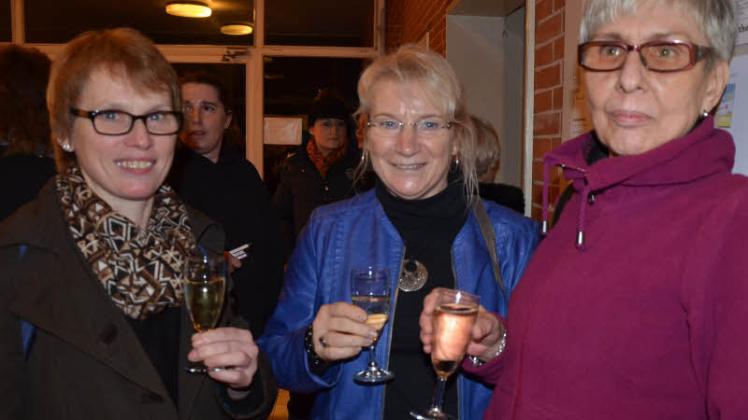 Restlos begeistert (von links): Karin Hinrichsen mit ihren beiden Freundinnen Susanne Saul und Sabine Breiholz (alle aus Hohenlockstedt).  
