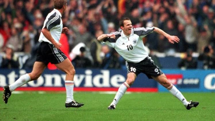 Auch im Trikot des deutschen Nationalteams sorgte Dietmar Hamann für einen historischen Fußball-Moment. Der Mittelfeldmann erzielte vor dem Umbau des Wembleystadions den letzten Treffer, traf beim 1:0-Sieg Deutschlands über England am 7. Oktober 2000. Fotos: Archiv Auch im Trikot des deutschen Nationalteams sorgte Dietmar Hamann für einen historischen Fußball-Moment. Der Mittelfeldmann erzielte vor dem Umbau des Wembleystadions den letzten Treffer, traf beim 1:0-Sieg Deutschlands über England am 7. Oktober 2000. Fotos: Archiv