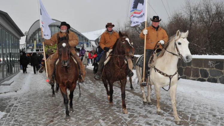 Der Verein Pferdefreunde Ostseeküste und das Projekt Landart unterstützen das Programm mit Pferden.  