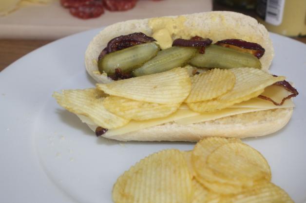 ... und Käse-Chips-Baguette ... und Käse-Chips-Baguette