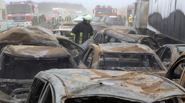130 Menschen wurden bei der Massenkarambolage auf der A19 in der Nähe von Rostock verletzt.  