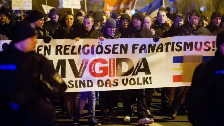 Anhänger der MVgida-Bewegung am vergangenen Montag in Stralsund. 