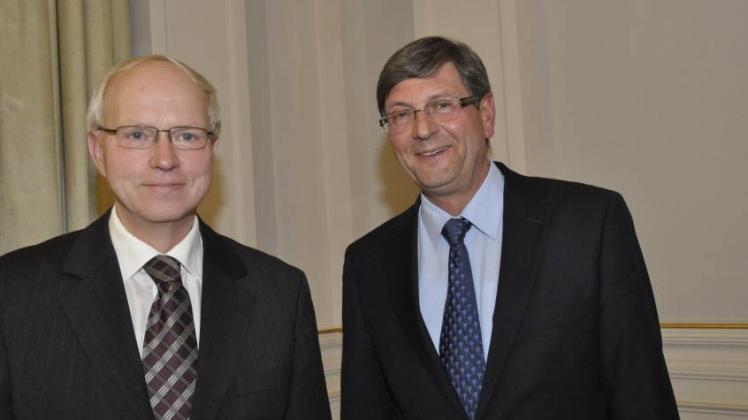 Sie stehen dem Landrat zur Seite: Rainer Boldt als 2. Stellvertreter (l.) und Wolfgang Kraatz als 1. Stellvertreter. 