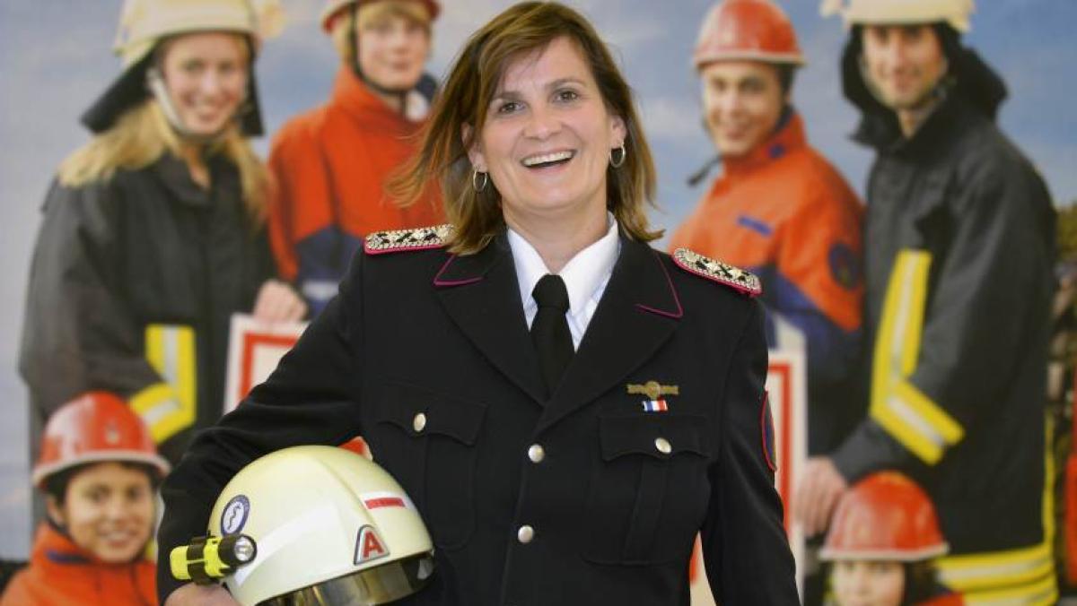 Sie Ist Die Feuerwehrfrau Des Jahres Shz 4724