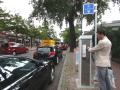Am 25. August 2014 hat Wedel die ersten Parkschein-Automaten scharf gestellt (Archiv-Foto). Jetzt zieht die Stadt eine erste Bilanz und empfiehlt: Weiter wie bisher. 