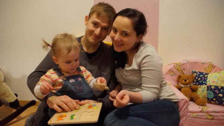 Studium und Familie: Julia und Hannes bekommen beides unter einen Hut. So bleibt ihnen viel Zeit mit Tochter Magdalena.  