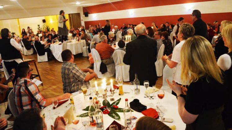 Der Tabledance der ollen Ella riss die Gäste von den Stühlen. Fotos: Patricia Lösche 