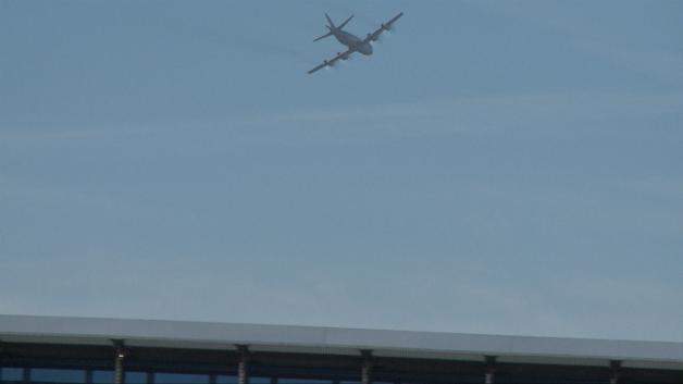 Unbekanntes Flugzeug im extremen Tiefflug über Rostock gesichtet Unbekanntes Flugzeug im extremen Tiefflug über Rostock gesichtet