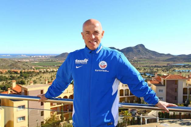 Weiterhin als Mentalcoach gefordert: „Als ich kam, waren die Spieler mental sehr down. Sie da herauszuholen, ist die schwierigste Aufgabe, und die ist noch nicht zu Ende“, sagte Hansa-Trainer Karsten Baumann zum Abschluss des Trainingslagers in Spanien. Weiterhin als Mentalcoach gefordert: „Als ich kam, waren die Spieler mental sehr down. Sie da herauszuholen, ist die schwierigste Aufgabe, und die ist noch nicht zu Ende“, sagte Hansa-Trainer Karsten Baumann zum Abschluss des Trainingslagers in Spanien.