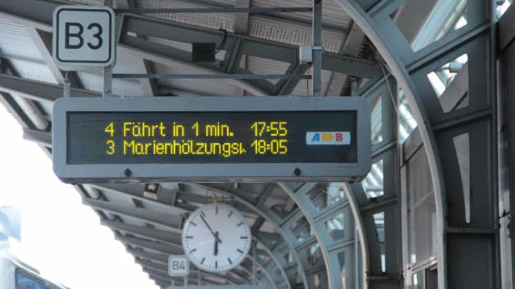 Service für Fahrgäste am Zob: Echtzeitanzeige an den Aktiv-Bus-Bahnsteigen. An den übrigen Haltestellen funktioniert diese per Smartphone. 
