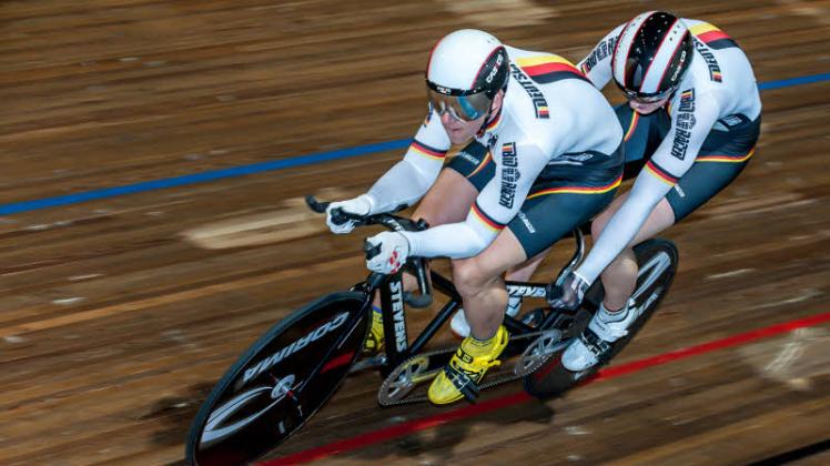 Stefan Nimke (l.) und Kai Kruse auf ihrer 1000-Meter-Strecke bei der Paracycling-WM in Apeldoorn Fotos: Oliver Kremer 
