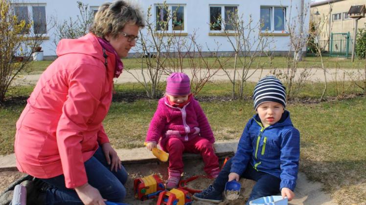 Tagesmutter Thaila Pahl-Prignitz  ist für Anna und Johann eine wichtige Bezugsperson. 