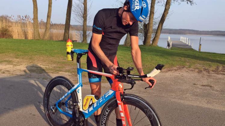Andreas Raelert während des Trainings in Rostock. Bei seinem Saisonstart heute in St. George muss er mit dem Rad 1075 Höhenmeter überwinden.  