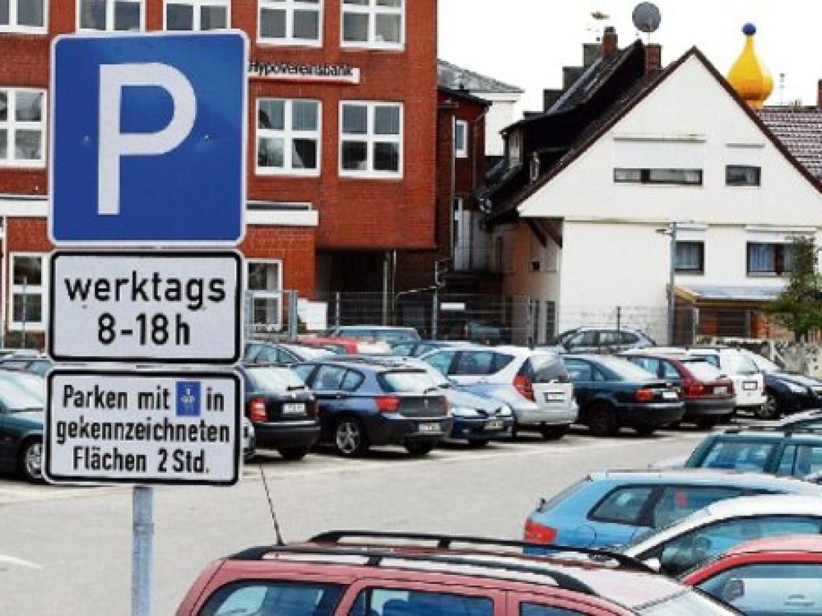 Verkehrszeichen Parken mit Parkschein in gekennzeichneten Flächen 