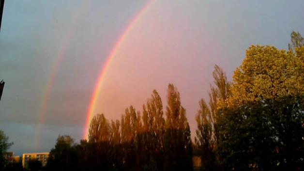 Mary Kaffka postet diesen Regenbogen auf Facebook und schreibt: „In Neuruppin war alles vertreten außer Hagel und Schnee.“