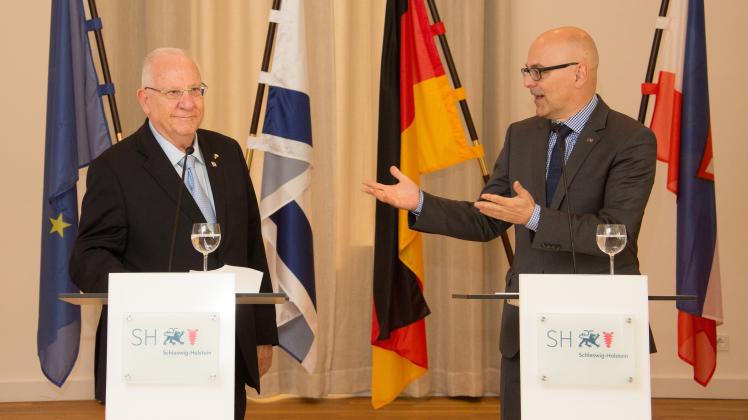 Israels Staatspräsident Reuven Rivlin mit Ministerpräsident Torsten Albig in Kiel.