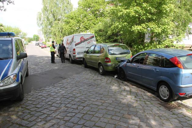 Sieben Autos nach Irrfahrt in Rostock Schrott Sieben Autos nach Irrfahrt in Rostock Schrott