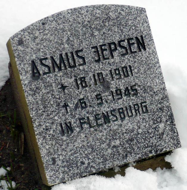 Gedenkstein für Asmus Jepsen auf dem Friedhof von Neukirchen in Angeln im Kreis Schleswig-Flensburg.  