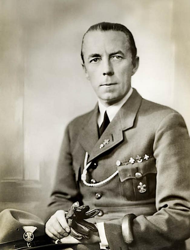 Graf Folke Bernadotte in der Uniform des Vizepräsidenten des Schwedischen Roten Kreuzes (1895-1948).