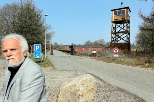Ortstermin: Prof. Gerhard Paul besucht in dieser Serie Stätten der Erinnerung an die letzten Tage des Dritten Reiches – hier das frühere „Polizeigefangenenlager Fröslee“ in Dänemark.  