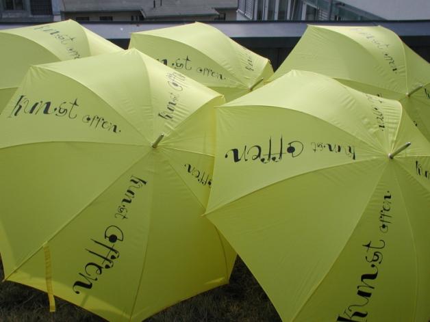 Die gelben Schirme sind seit vielen Jahren Symbol für die Veranstaltung. 