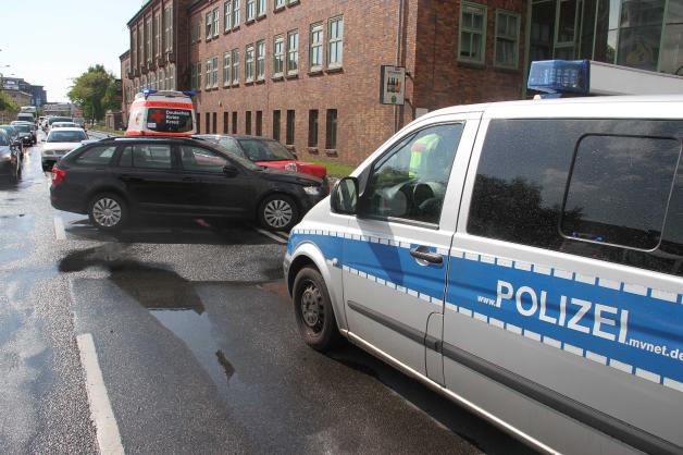 Drei Verletzte bei schwerem Unfall in Rostock Drei Verletzte bei schwerem Unfall in Rostock