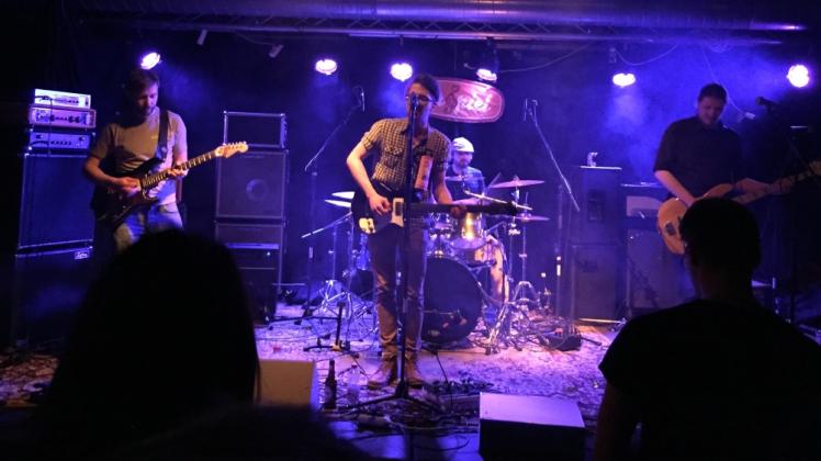 Mehr als 120 Bands hatten sich für den Auftritt beim Rostock rockt Musikfestival beworben. Fünf kamen in die engere Auswahl. Am vergangenen Wochenende entschied sich die Jury für Range of Movement und Quatremundo.  